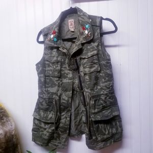Decree Embellished Utility Vest CAMO Size Medium